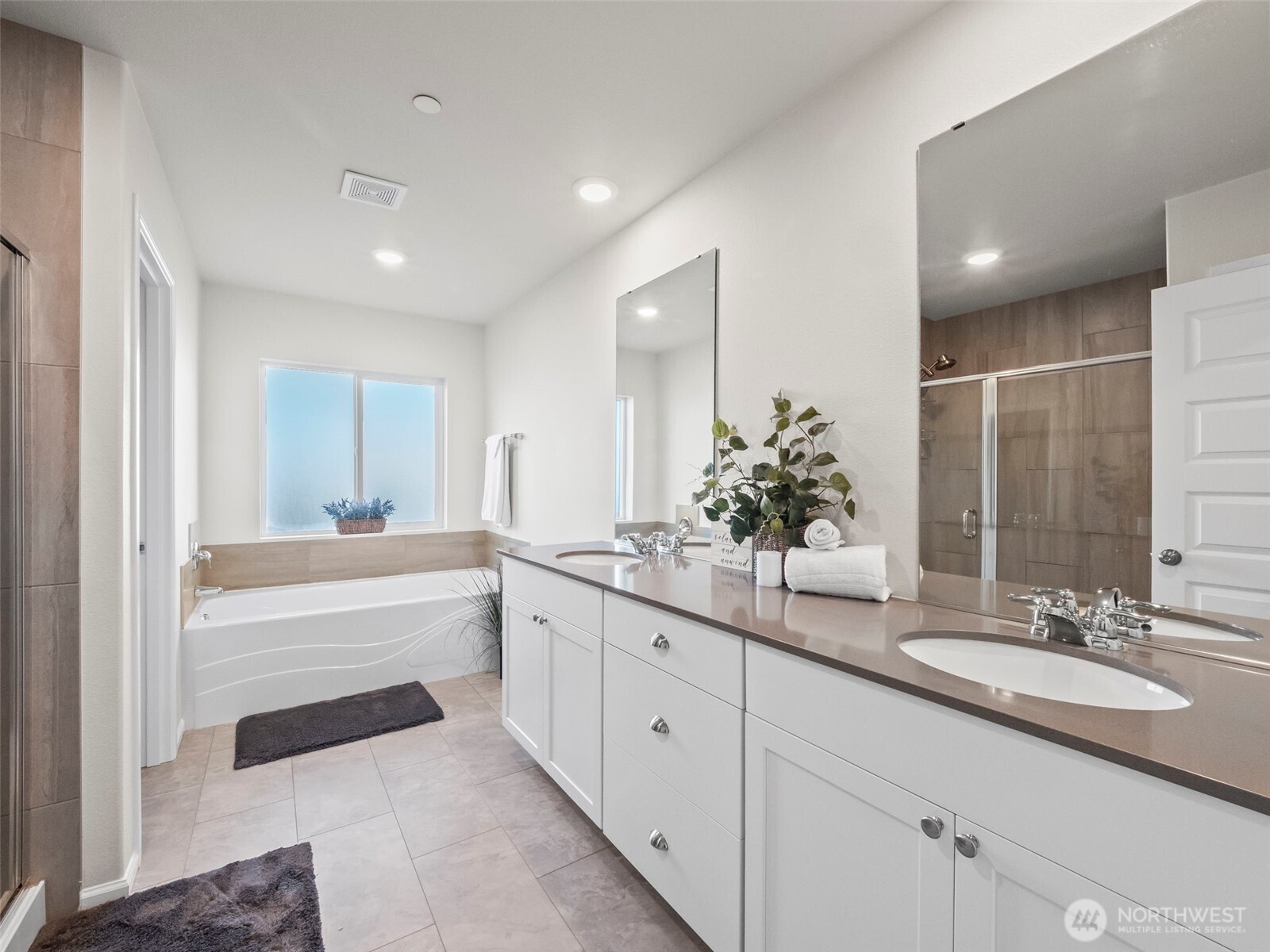 1155 Panoramic Loop Bremerton, WA 98312 - Photo 20 of 35