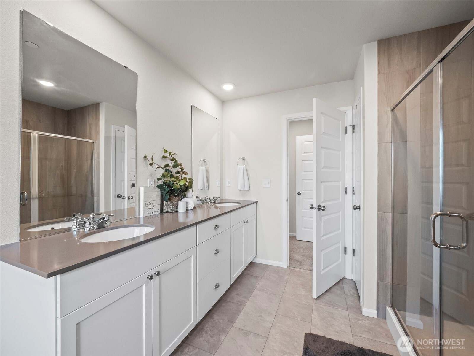 1155 Panoramic Loop Bremerton, WA 98312 - Photo 21 of 35