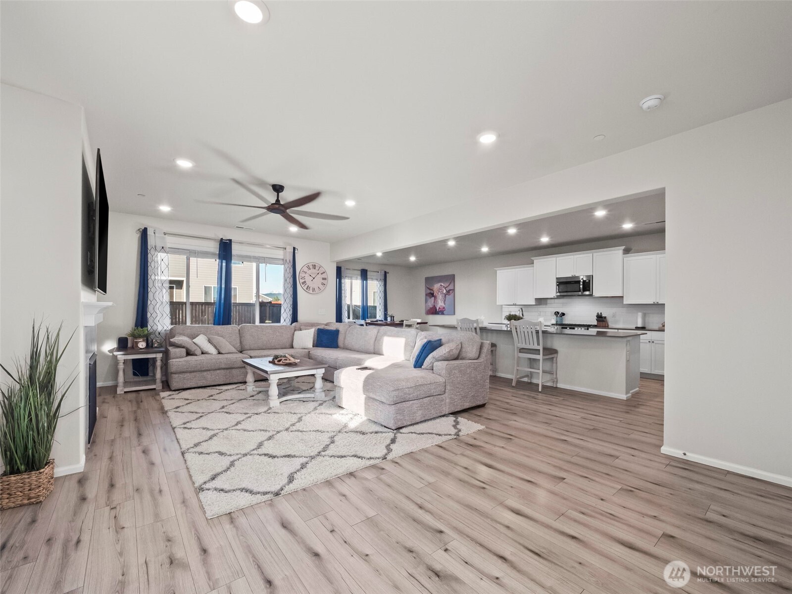 1155 Panoramic Loop Bremerton, WA 98312 - Photo 5 of 35