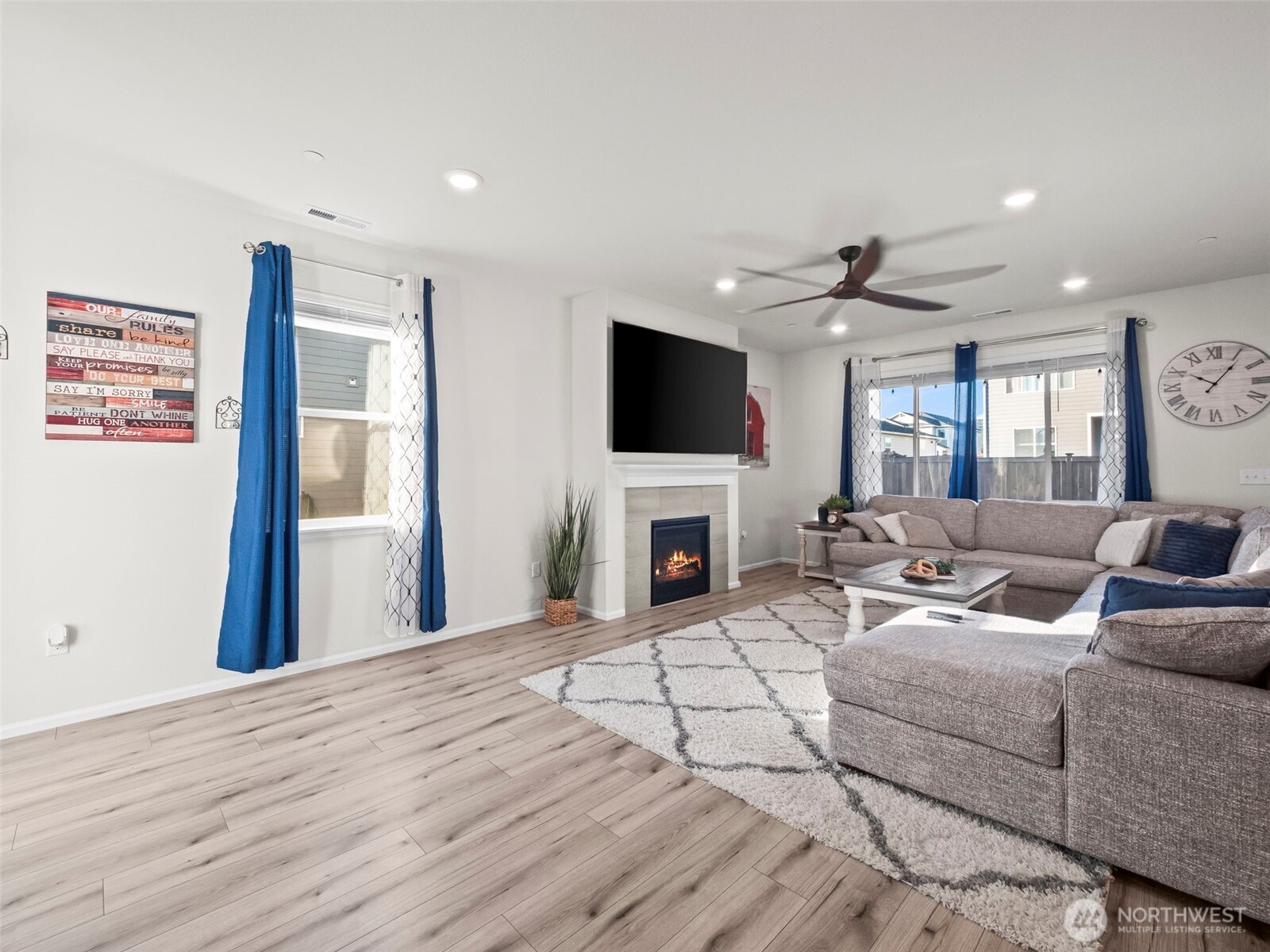 1155 Panoramic Loop Bremerton, WA 98312 - Photo 6 of 35