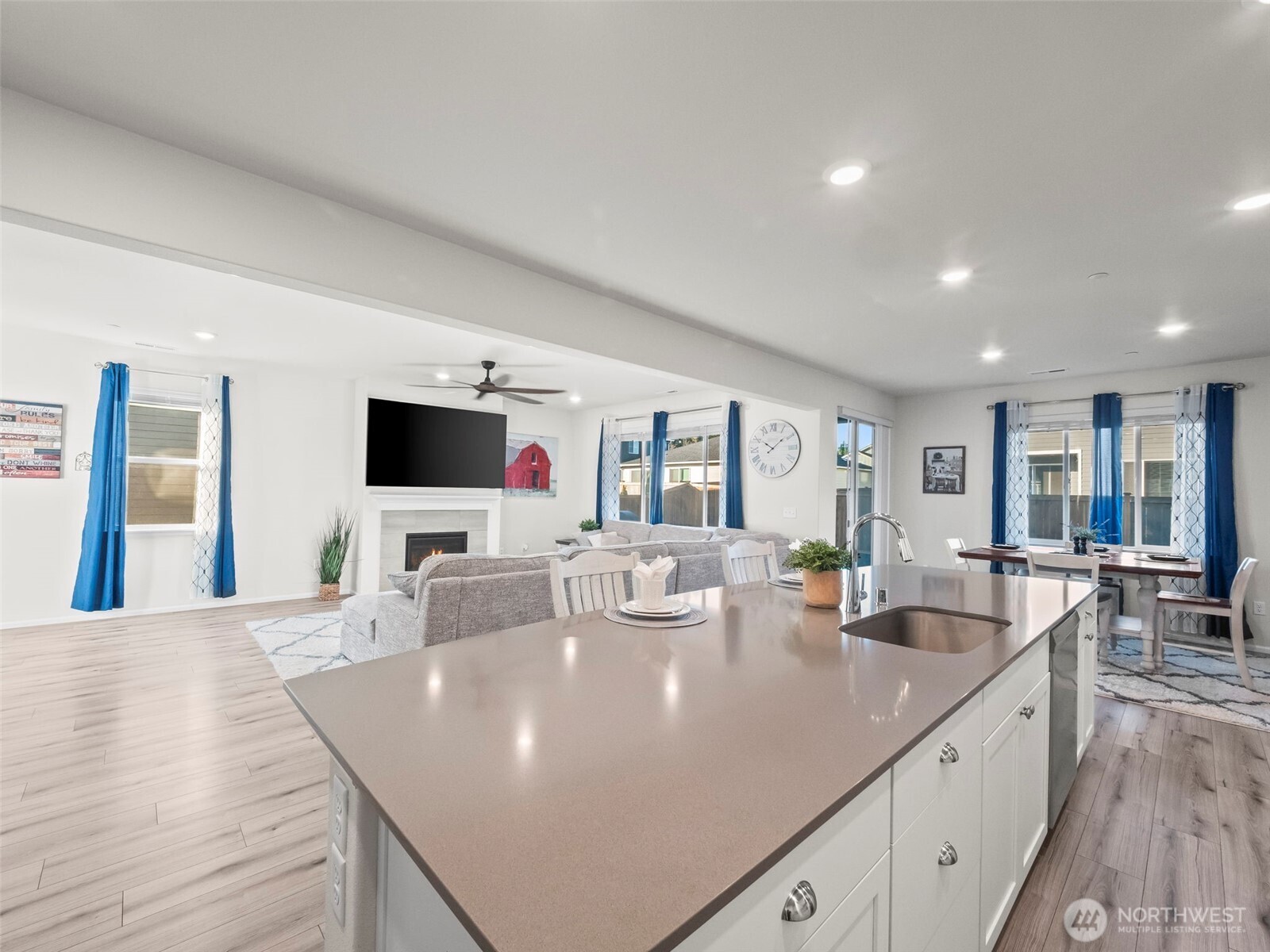 1155 Panoramic Loop Bremerton, WA 98312 - Photo 9 of 35