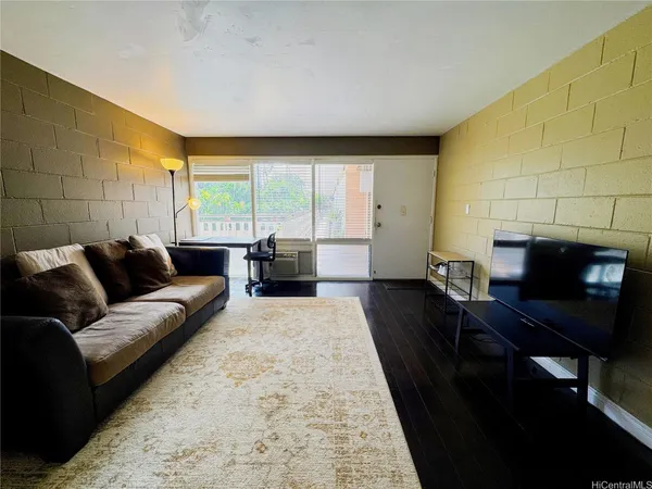 $1,900 | 1427 Alexander Street, Unit 208, Honolulu, HI 96822