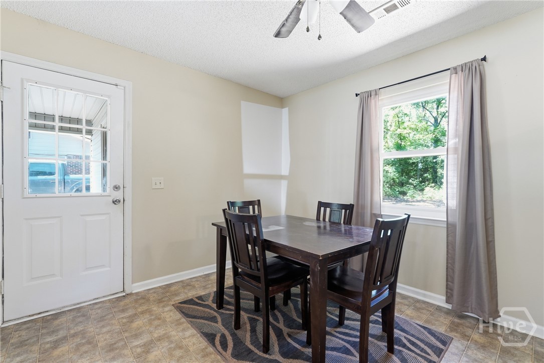 1014 Ash St Extension Springfield, GA 31329 - Photo 16 of 26 Dining room/ living room