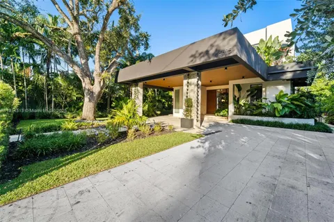 $4,150,000 | 8625 Northeast 10th Avenue, Miami, FL 33138