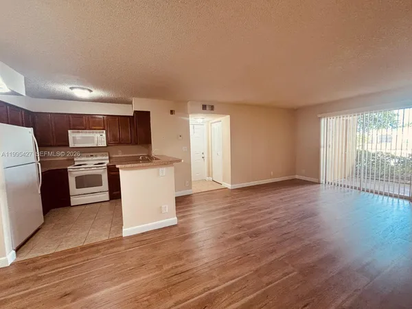 $1,650 | Westwood, Tamarac, FL 33321
