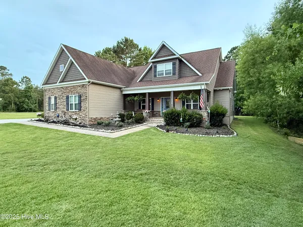 $874,900 | 135 Otway Burns Drive, Swansboro, NC 28584
