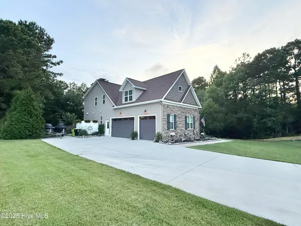 $874,900 | 135 Otway Burns Drive, Swansboro, NC 28584