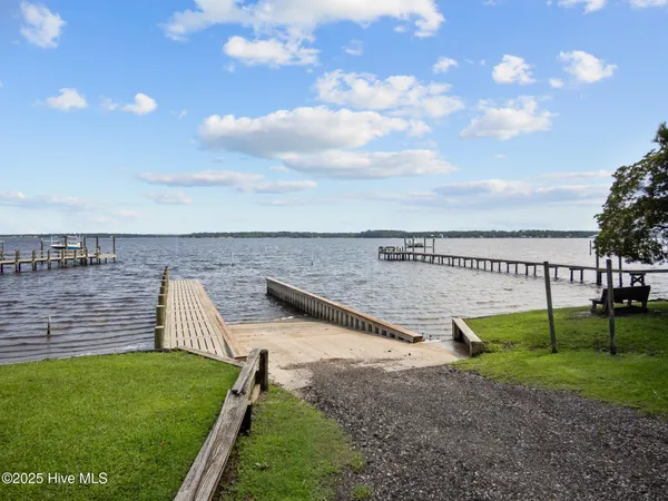 $874,900 | 135 Otway Burns Drive, Swansboro, NC 28584