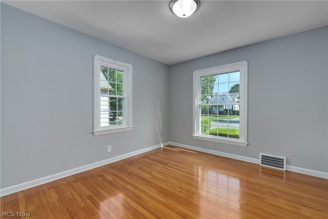 16205 Munn Road Cleveland, OH 44111 - Photo 17 of 34 Gallery Image 17