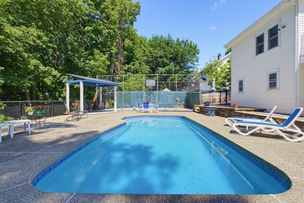 71 Circuit Road Dedham, MA 02026 - Photo 35 of 40