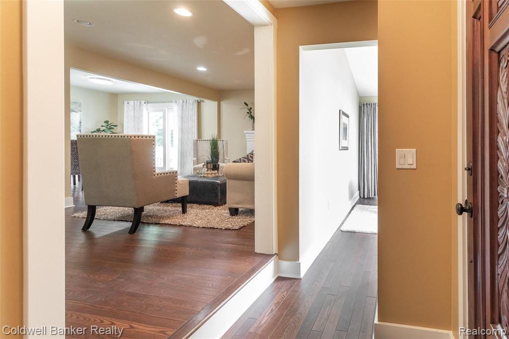 8315 Hilton Road Brighton, MI 48114 - Photo 4 of 43