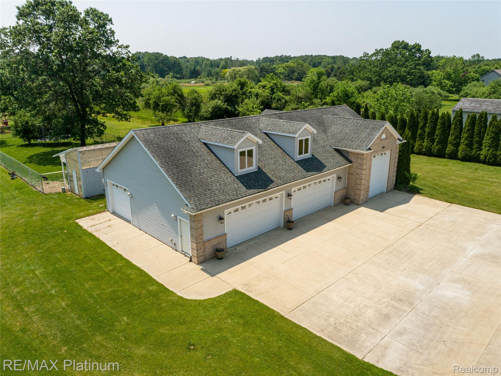 8922 McClements Road Brighton, MI 48114 - Photo 2 of 65 8922 McClement Rd.68.jpg