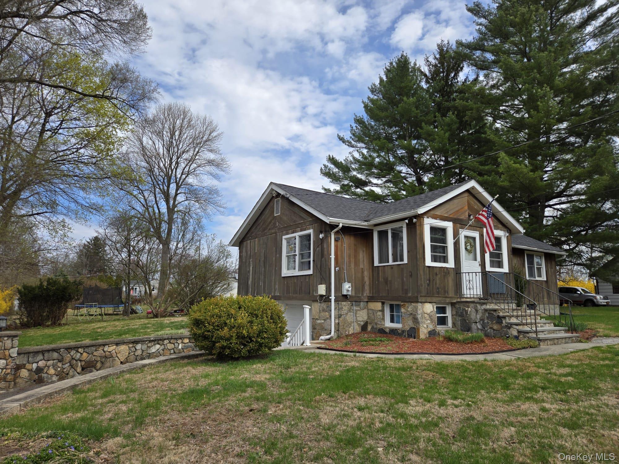 14 Lowell Road Carmel, NY 10512 - Photo 20 of 24 Front view of home with yard.