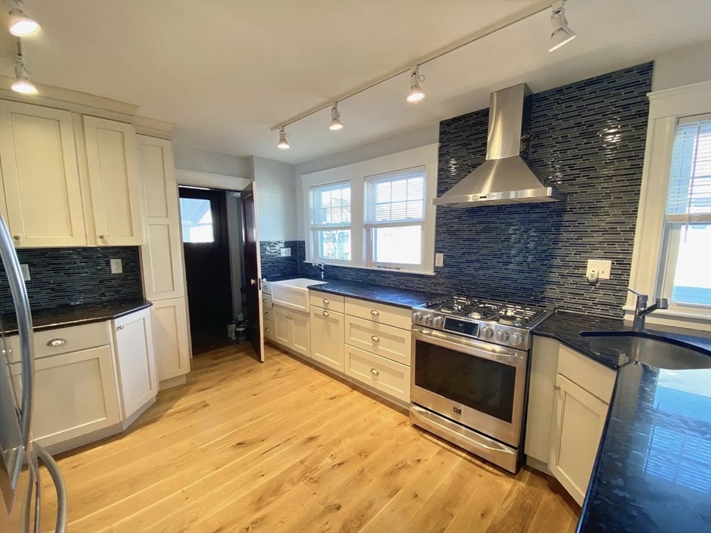 6 Dalton Road, Unit 6 Belmont, MA 02478 - Photo 3 of 21