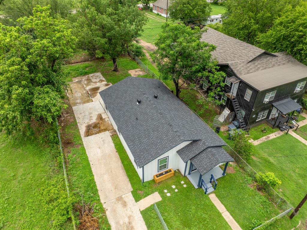 1210 Southey Street Waco, TX 76704 - Photo 19 of 29 an aerial view of a house with a yard