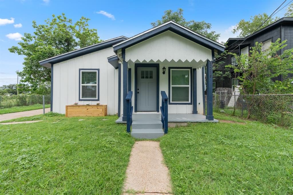 1210 Southey Street Waco, TX 76704 - Photo 2 of 29 a front view of a house with yard