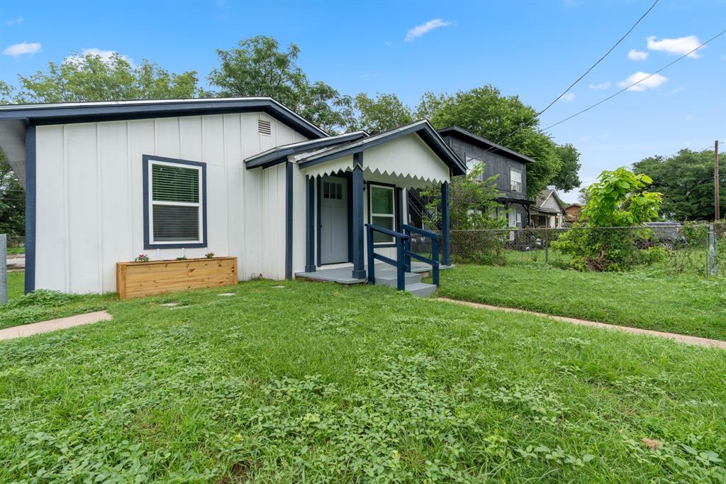 1210 Southey Street Waco, TX 76704 - Photo 29 of 29 a front view of house with yard and green space