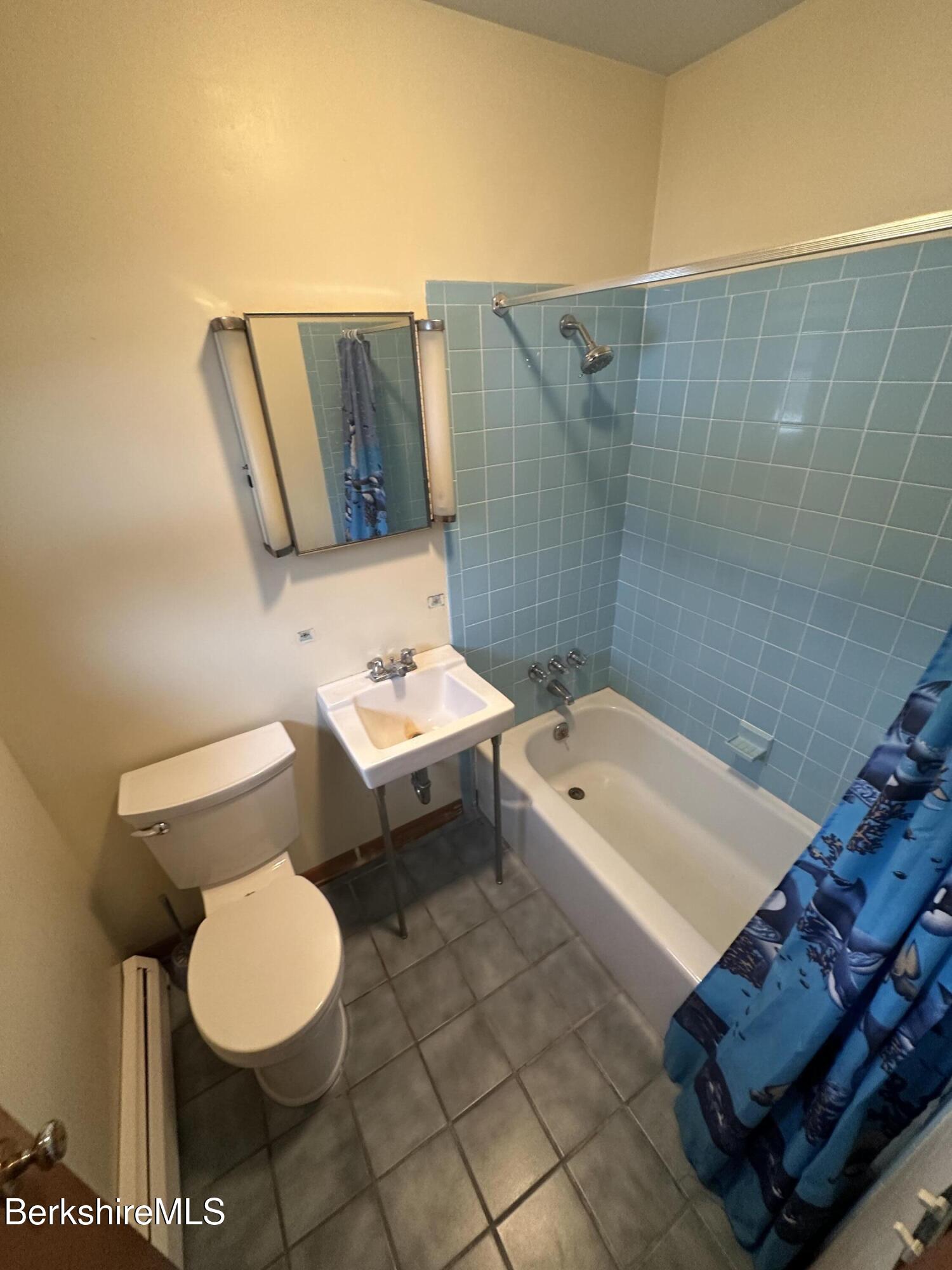 4283 Ccrt 9 Extension New Lebanon, NY 12125 - Photo 32 of 39 Gary master bath