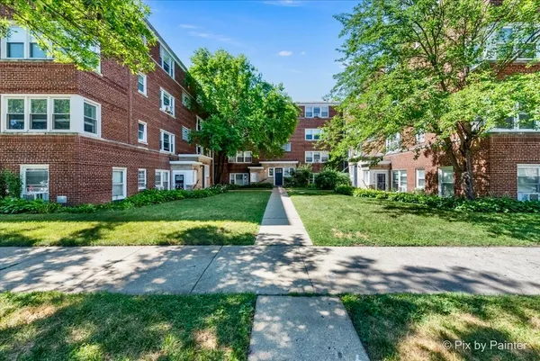 $2,400 | 2729 West Berwyn Avenue, Unit 3, Chicago, IL 60625