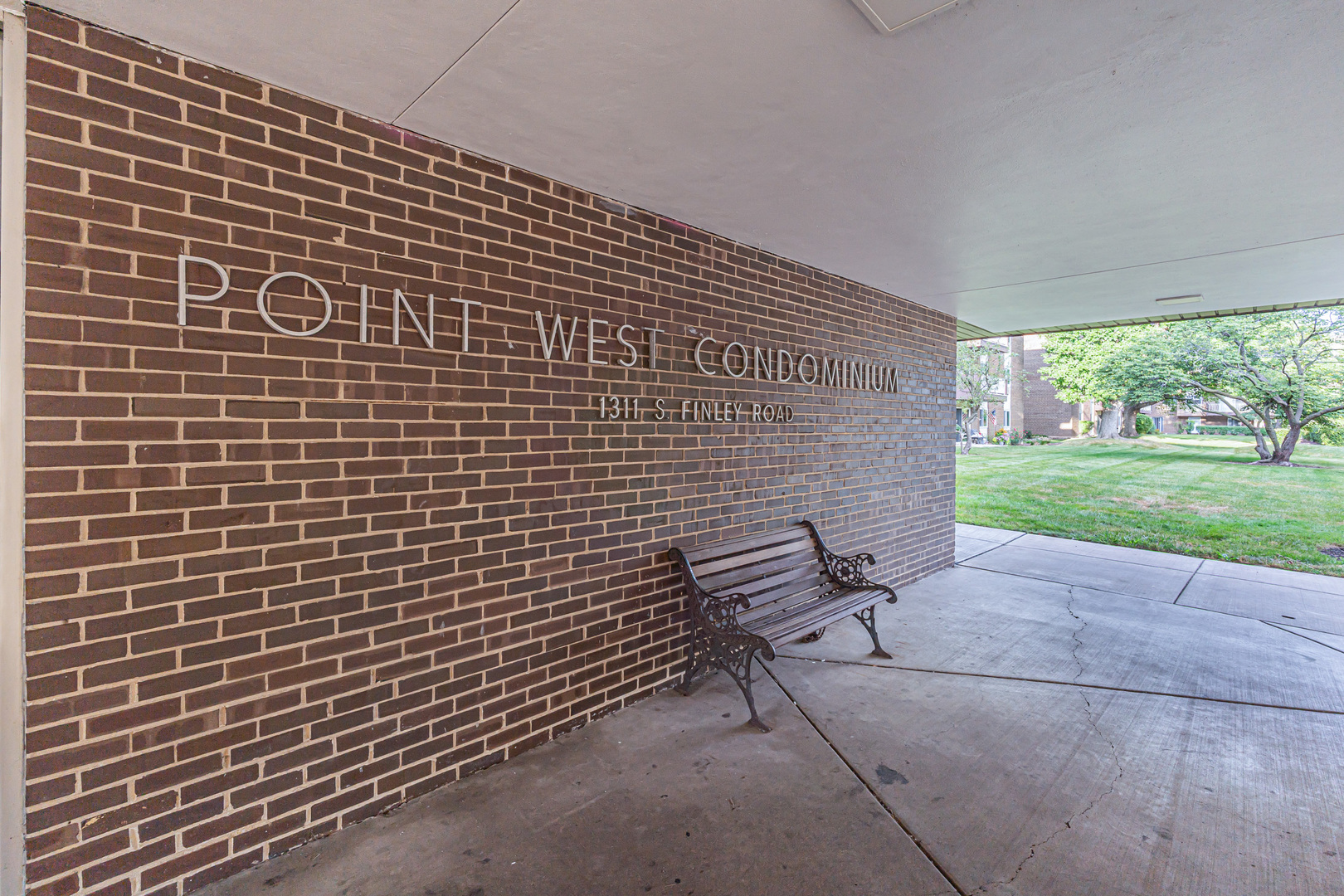 1311 South Finley Road, Unit 316 Lombard, IL 60148 - Photo 2 of 20 Gallery Image 2