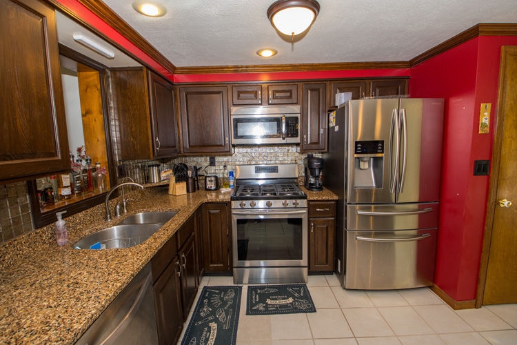 12679 Pleasant Grove Road Syracuse, IN 46567 - Photo 13 of 27 Gallery Image 13