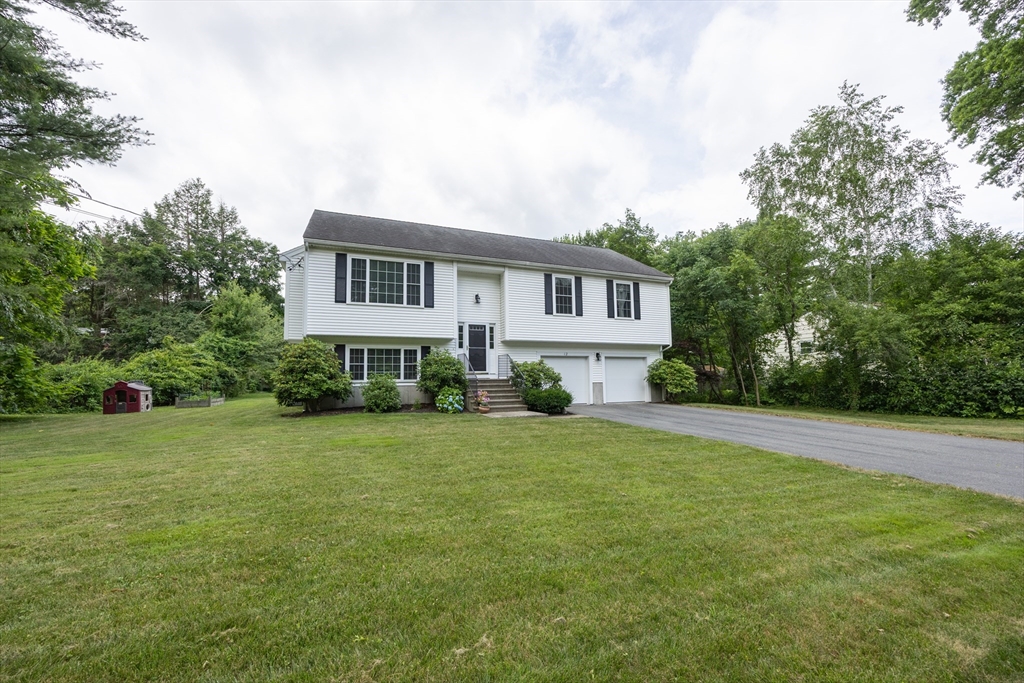 12 Windsor Drive Ashland, MA 01721 - Photo 3 of 37