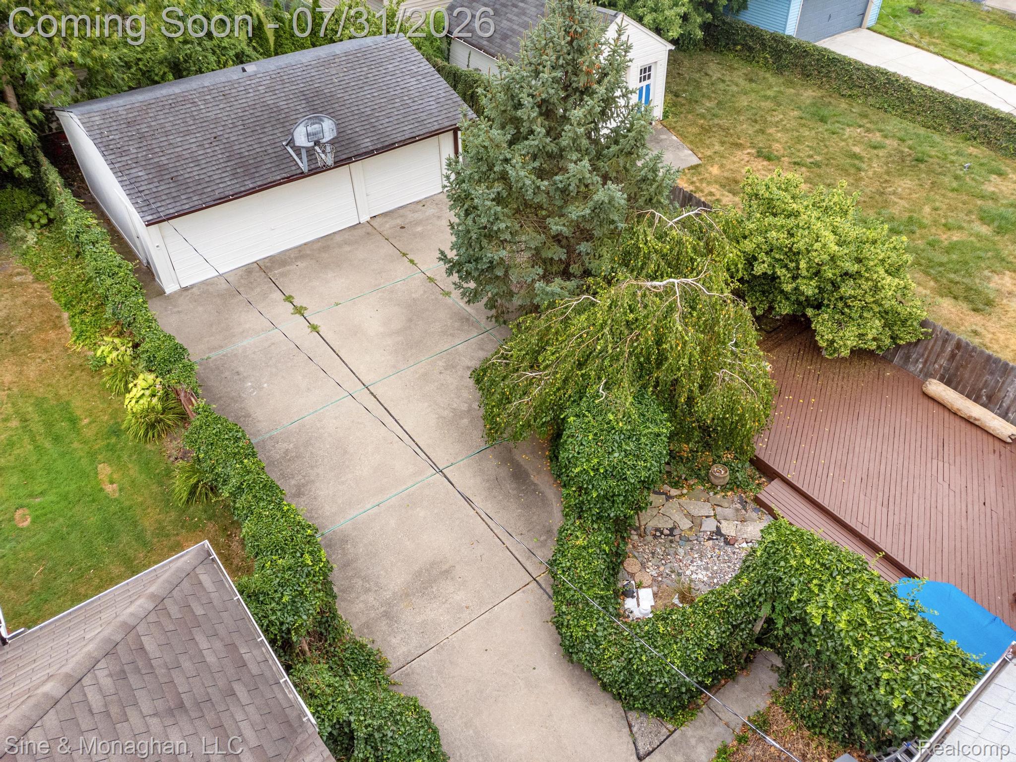 417 Cloverly Road Grosse Pointe, MI 48236 - Photo 57 of 70 Detached two-car garage with asphalt shingle roof