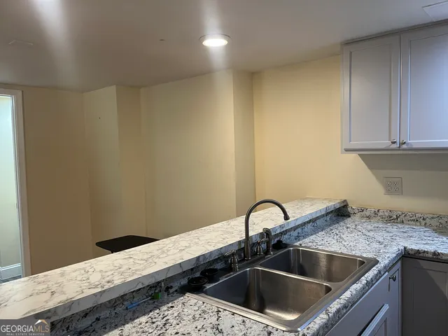 a close view of sink and tap