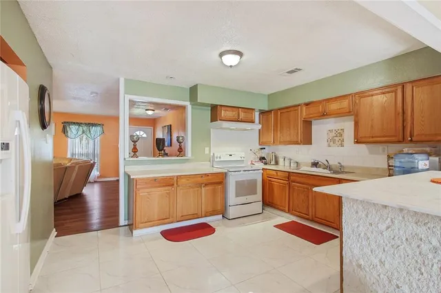 $1,700 | 2889 Glenbrook Drive, Gretna, LA 70056