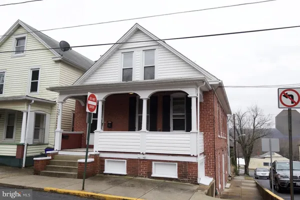 $1,200 | 540 Brunswick Street, Unit B, Brunswick, MD 21716