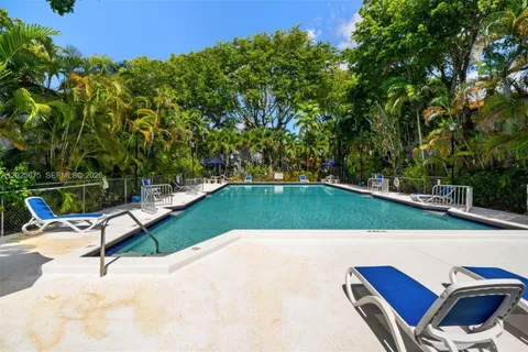$350,000 | 5605 Southwest 80th Street, Unit 10D, Miami, FL 33143