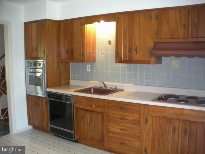 415 Wyndon Road Ambler, PA 19002 - Photo 11 of 21 Kitchen