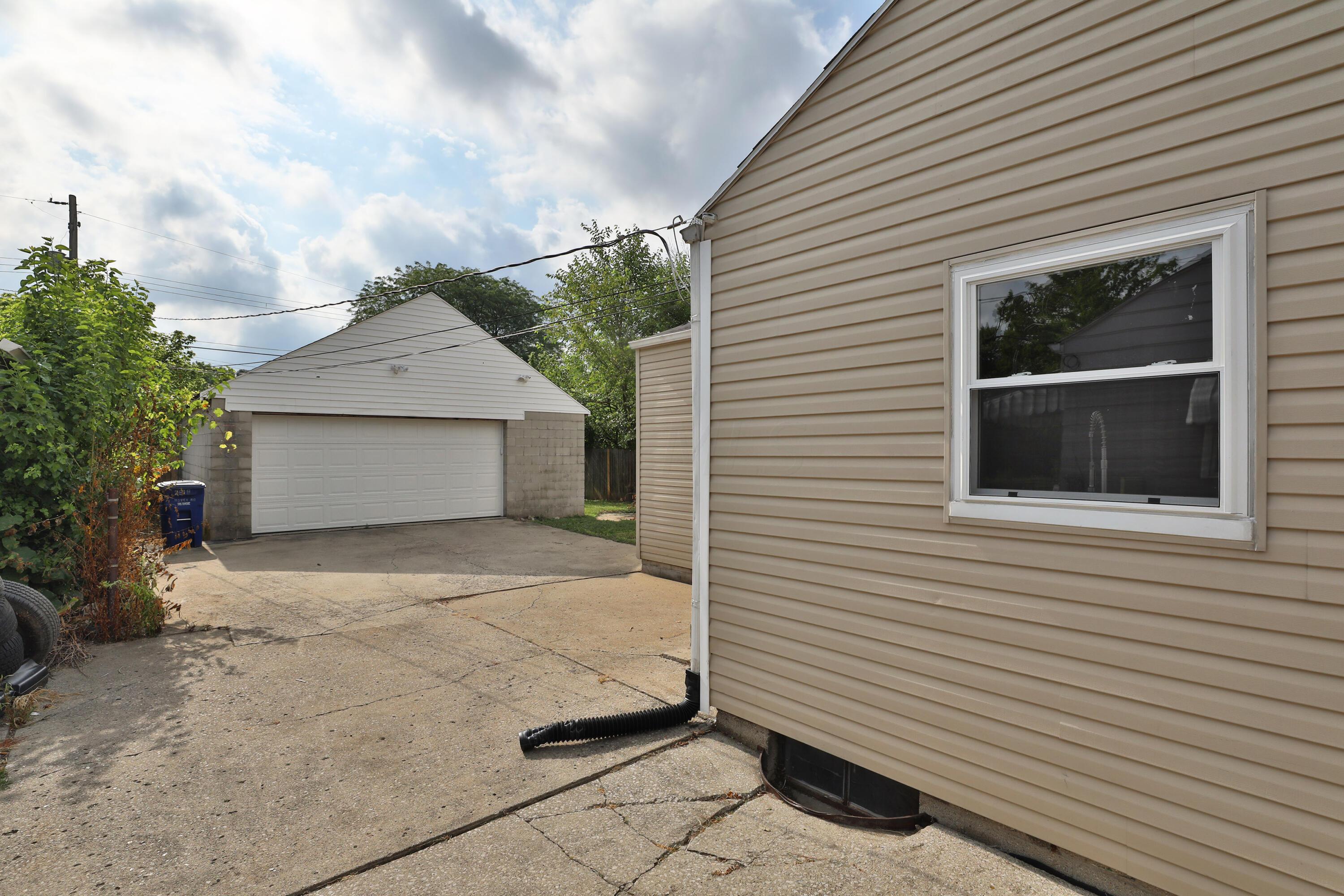 2518 Howey Road Columbus, OH 43211 - Photo 27 of 31 55F1E352-6C3E-4AEC-A969-96EAE5EC6461