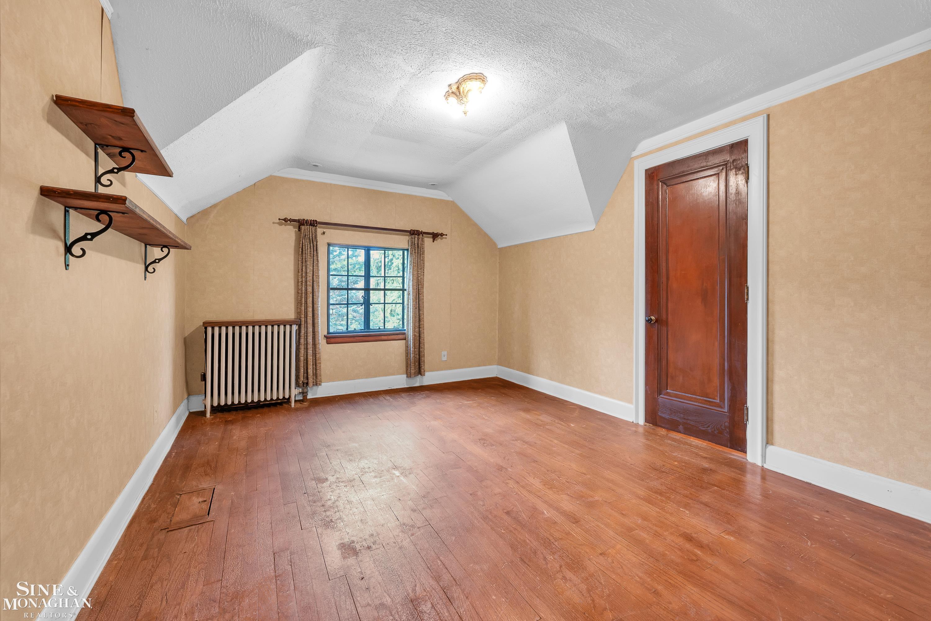 1363 Yorkshire Road Grosse Pointe, MI 48230 - Photo 50 of 67 50154348-4b579925-6237-4065-b04f-1c2dc11b4e79.JPG