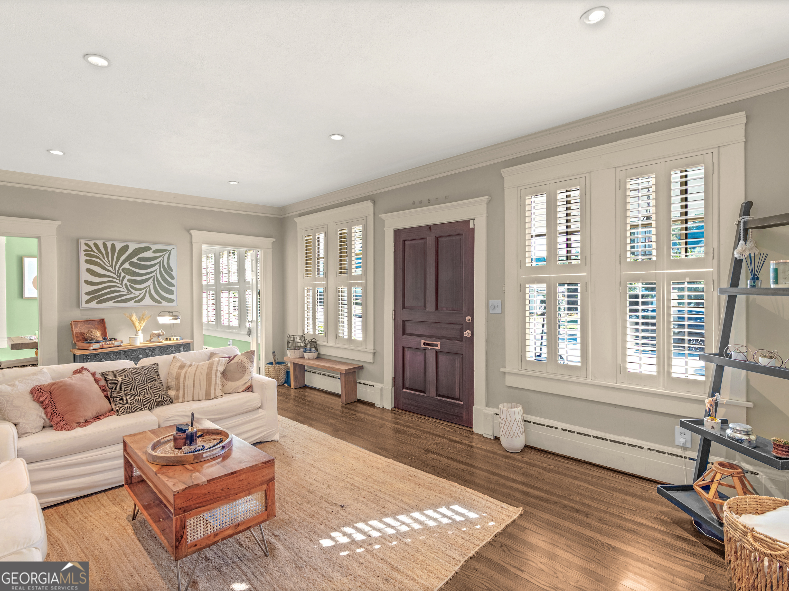 192 Corbin Avenue Macon, GA 31204 - Photo 5 of 35 a living room with furniture and a window