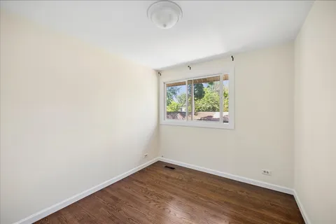$385,000 | 1934 Lake Avenue, Wilmette, IL 60091