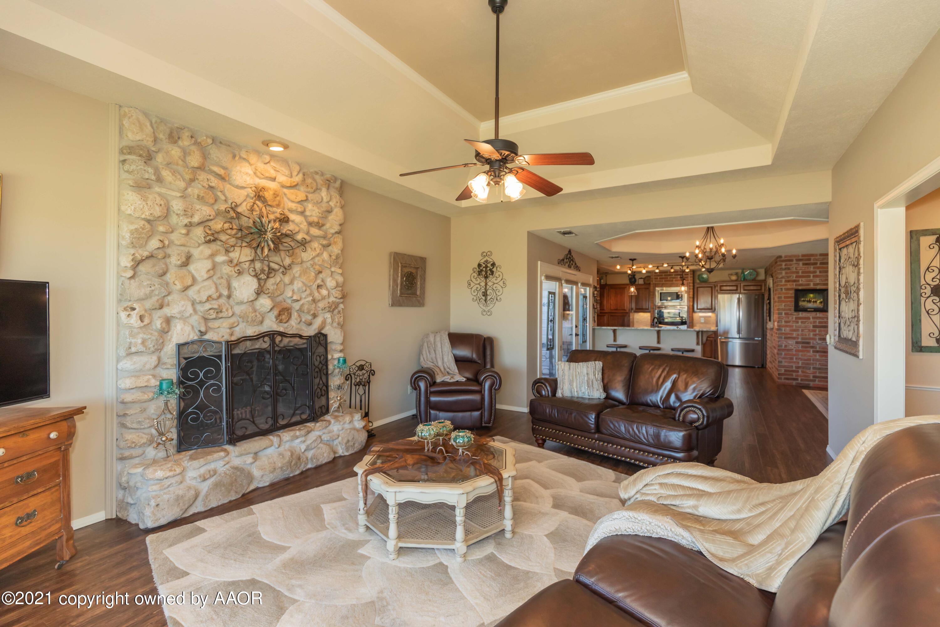 4 Stonebridge Gate Road Amarillo, TX 79124 - Photo 13 of 53 LIVING ROOM VIEW 4