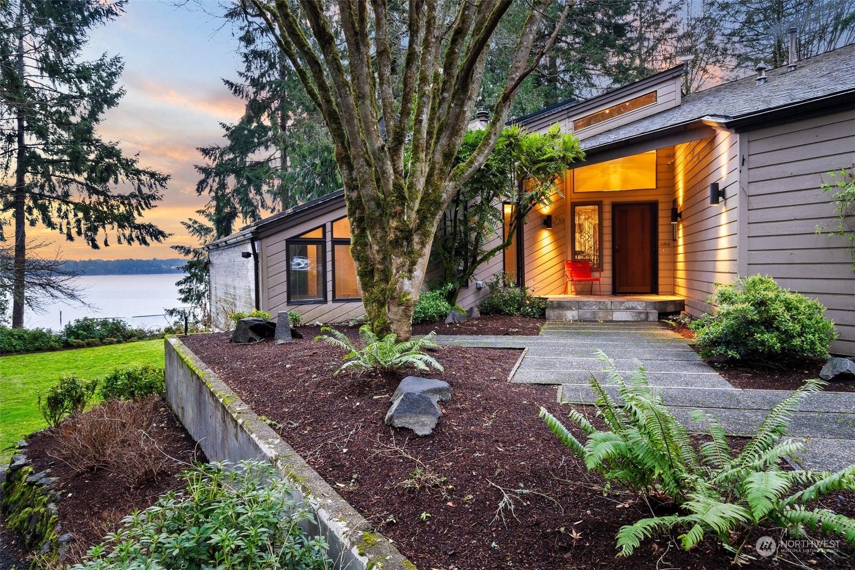 4730 Cooper Point Road Northwest Olympia, WA 98502 - Photo 6 of 40 Gallery Image 6