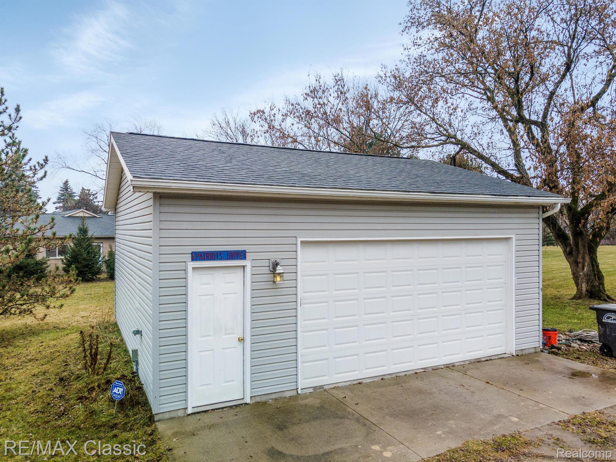 17373 Ridge Road Northville, MI 48168 - Photo 23 of 31 2.5 Car Detached Garage