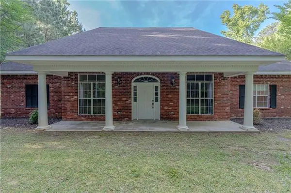 $349,900 | 334 Live Oak Drive, Pineville, LA 71360