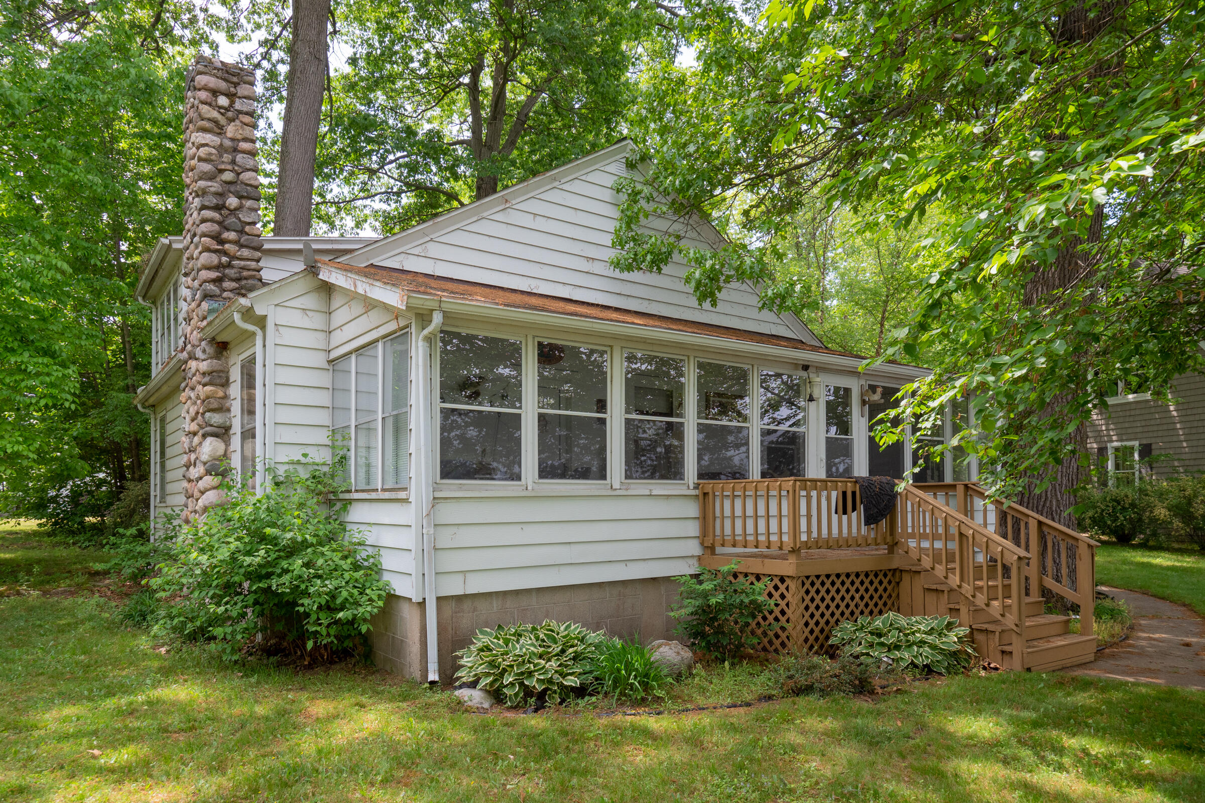 48318 Hill Drive Decatur, MI 49045 - Photo 2 of 46 48318 Hill Dr-102