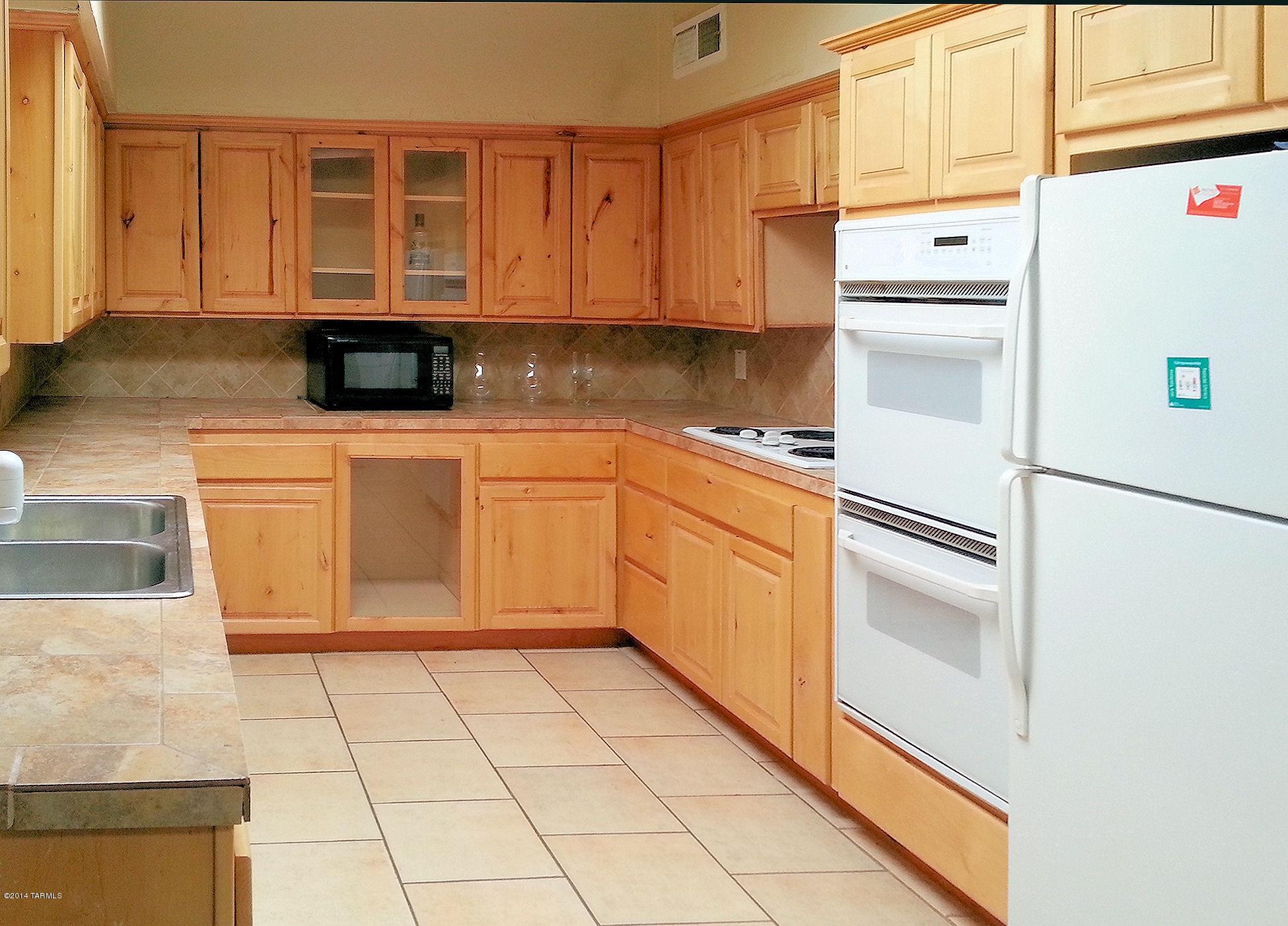 2671 West Mossman Road Tucson, AZ 85746 - Photo 3 of 10 Gallery Image 3