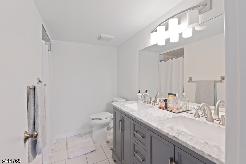 114 Federal Hill Road Pompton Lakes, NJ 07442 - Photo 12 of 21