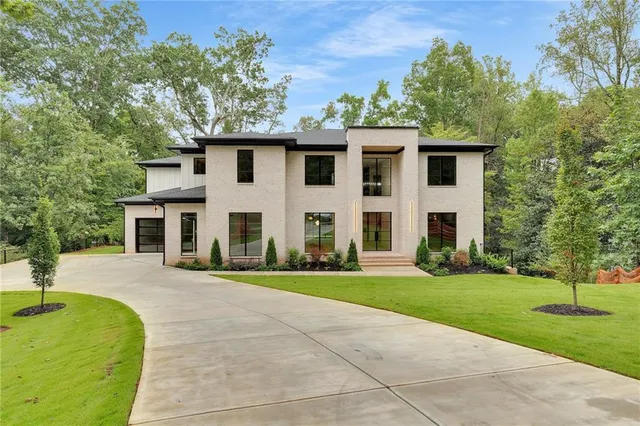 $2,475,000 | 4125 Ashwoody Trail Northeast, Brookhaven, GA 30319