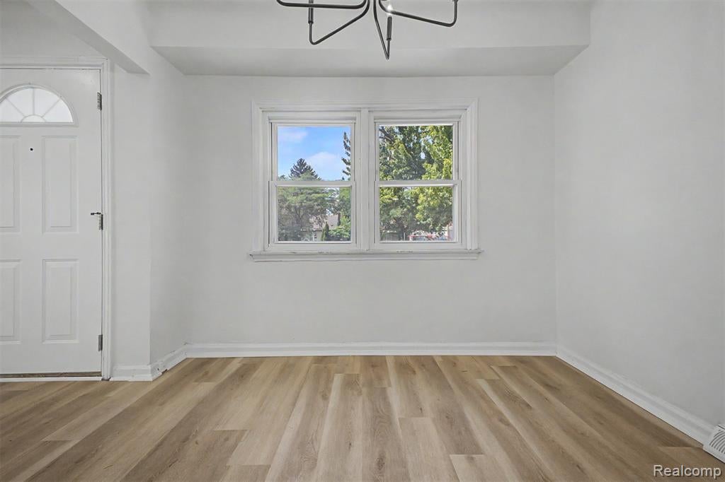 6785 Pelham Road Allen Park, MI 48101 - Photo 11 of 33 Gallery Image 11