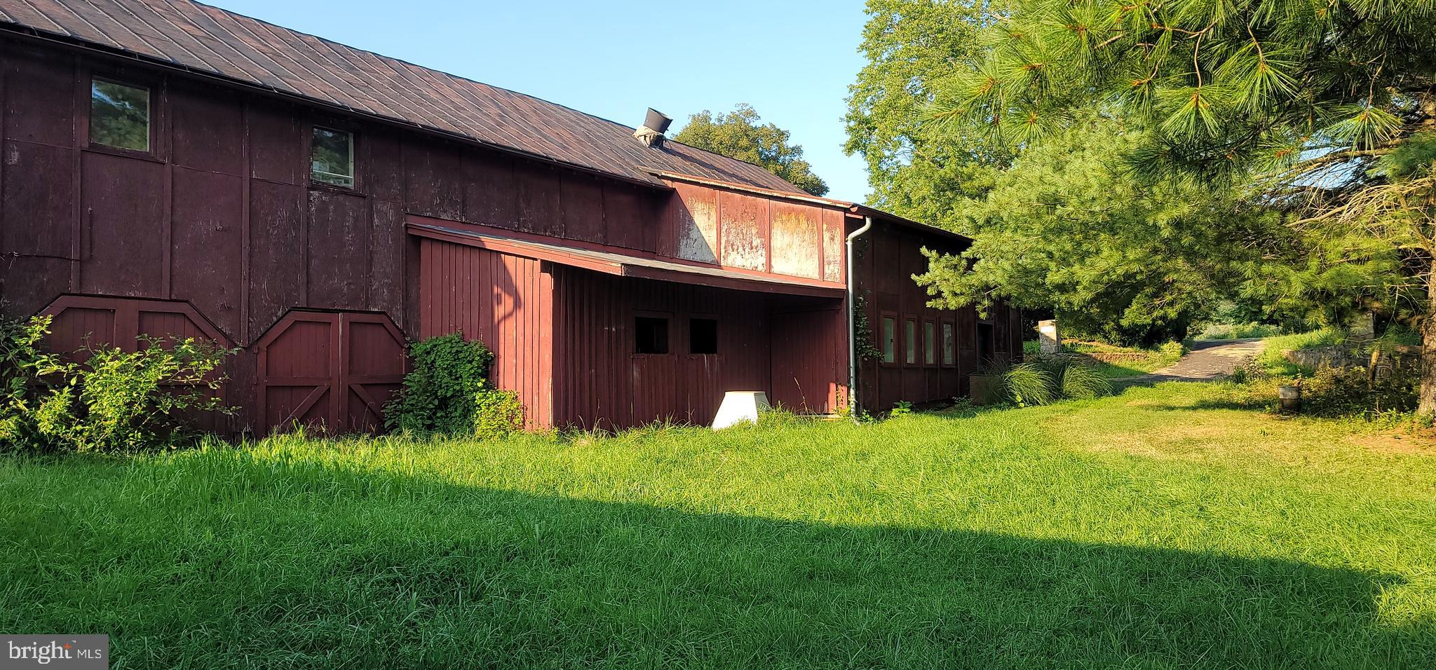 811 Richmond Road Castleton, VA 22716 - Photo 3 of 31