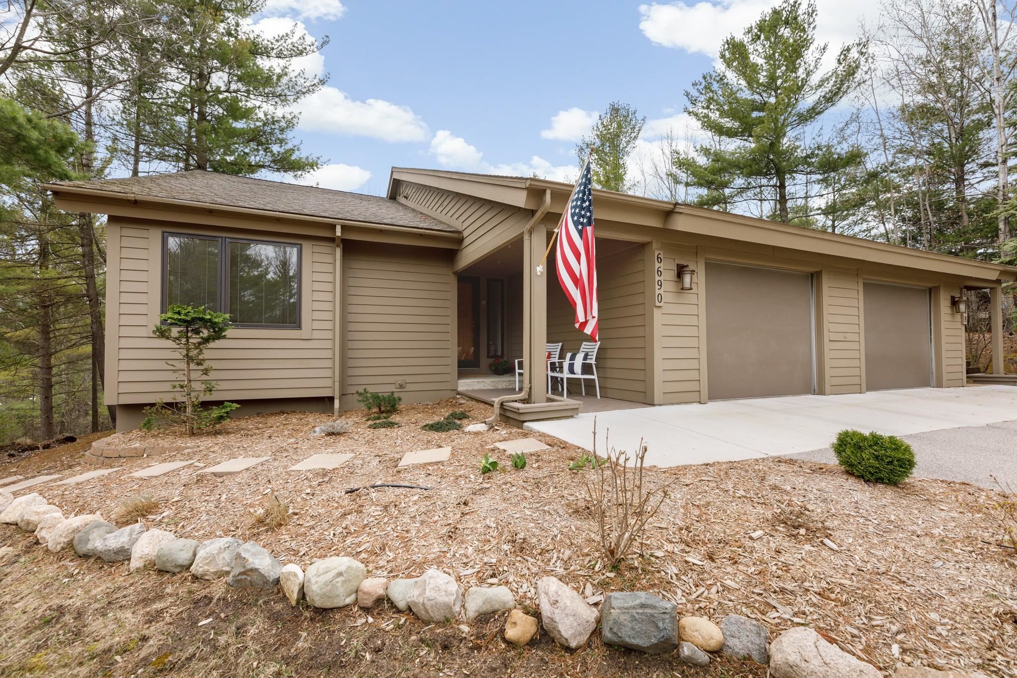 6690 Mission Ridge Traverse City, MI 49686 - Photo 1 of 10 1932901-191e38e6-026e-4f79-b40a-9707722f17d0.JPG