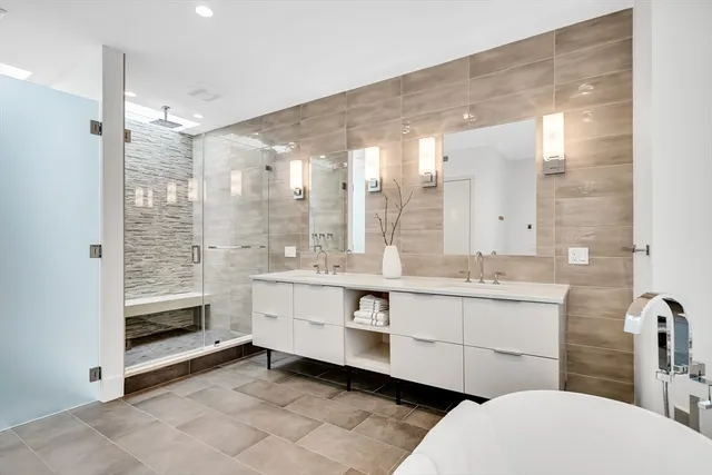 $4,539,000 | 11 Winthrop Circle, Weston, MA 02493