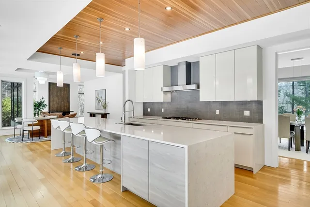 $4,539,000 | 11 Winthrop Circle, Weston, MA 02493