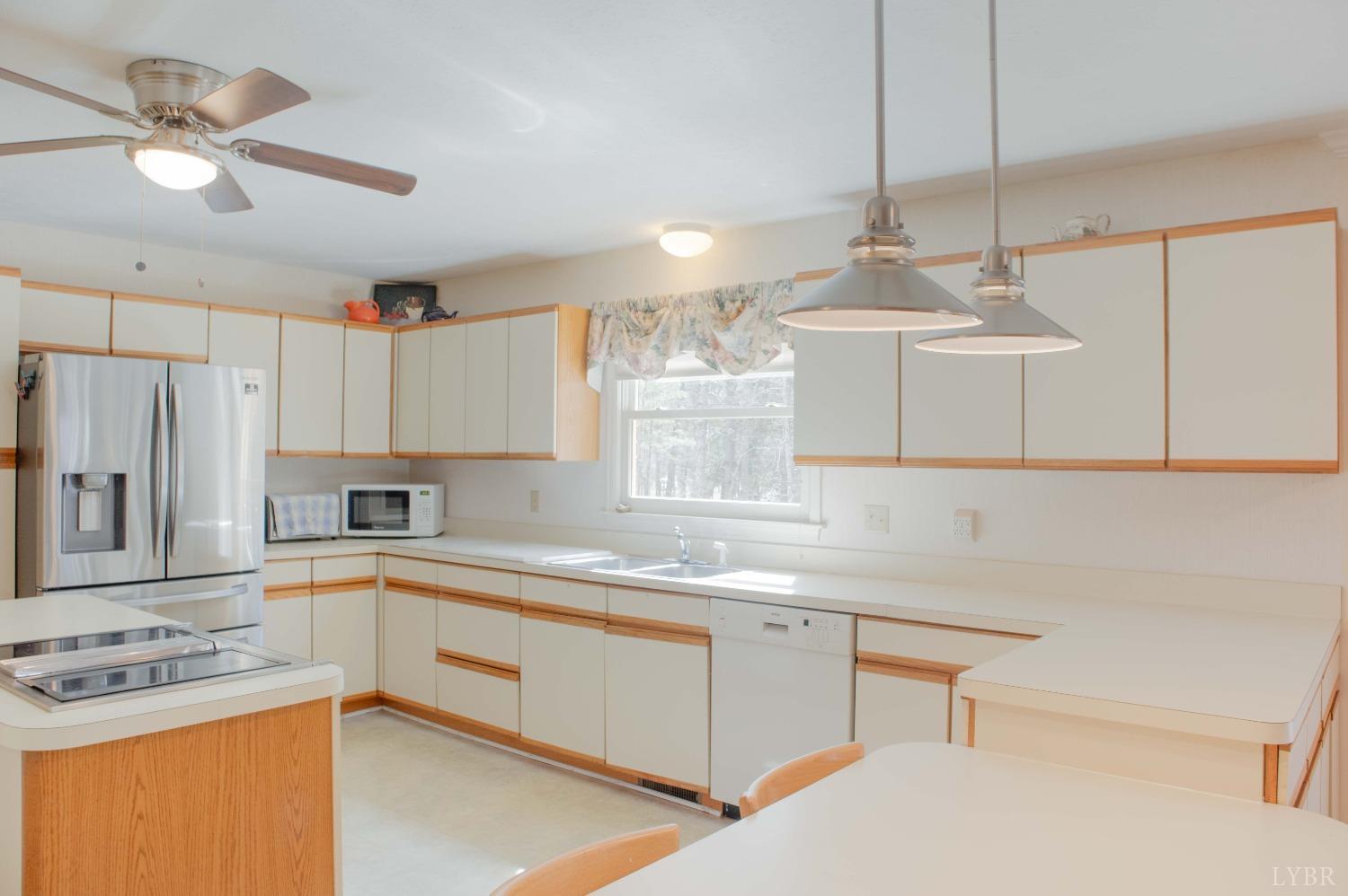 100 Otterview Road Forest, VA 24551 - Photo 8 of 77 Gallery Image 8